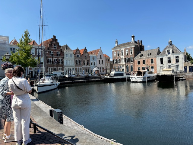 Read more about the article Dutch Homes Then and Now