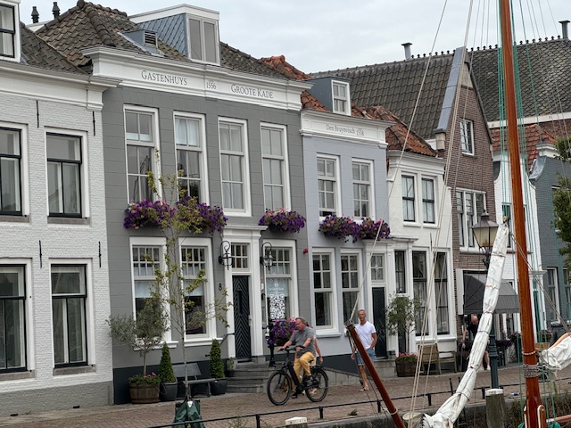 Jodi M Noord Goes HOmes