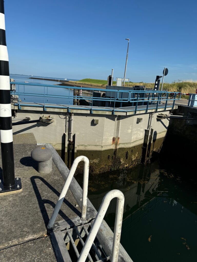 Jodi M Noord Goese Sas lock closed