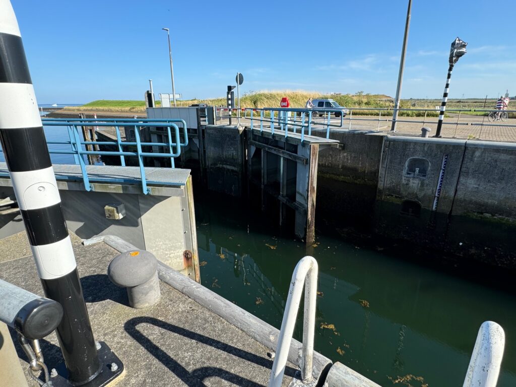 Jodi M Noord Goese Sas lock opening