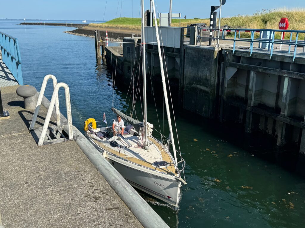 Jodi M Noord boats entering lock