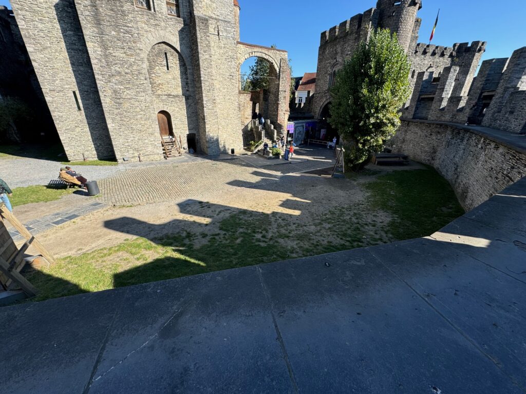 Jodi M Noord Castle Courtyard2