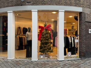 Read more about the article Christmas Time In Goes