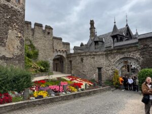 Read more about the article Summer Visitors and Two German Castles